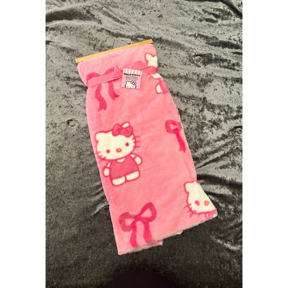 *LAST ONE* Hello Kitty Blanket (Bow)
